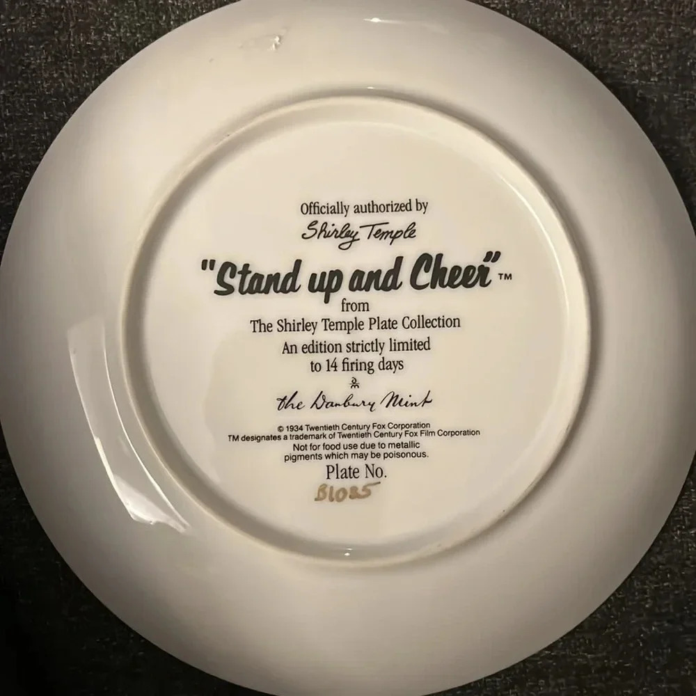 Shirley Temple Stand Up and Cheer Plate - Picture 2 of 3